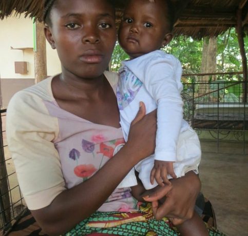 Young Strong Mothers (101)