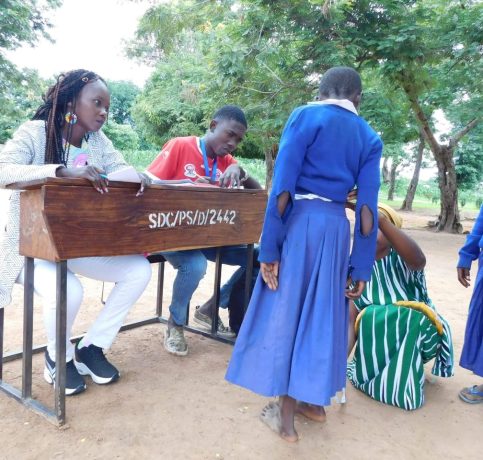 Young Strong Mothers (96)